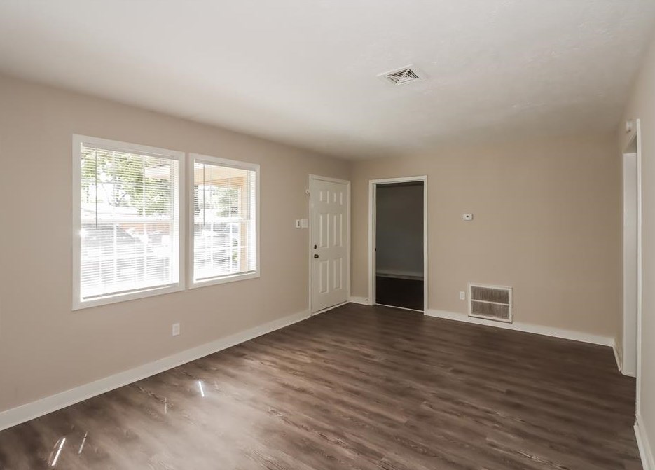 2922 Knotty Oaks Trl, Houston, TX 77045