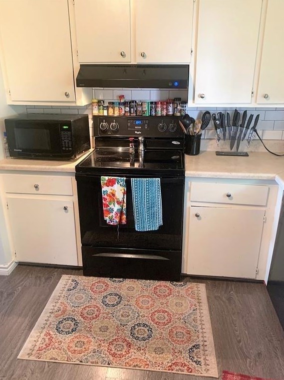 417-b North St, Columbus, TX 78934
