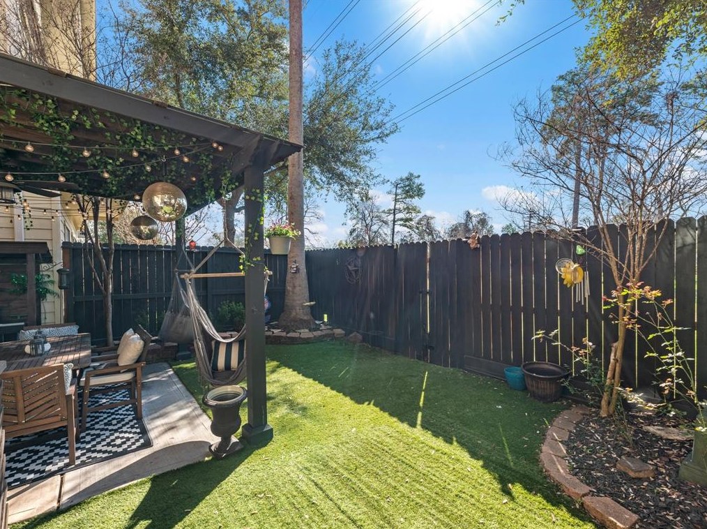 905 Garden Oaks Ter, Houston, TX 77018