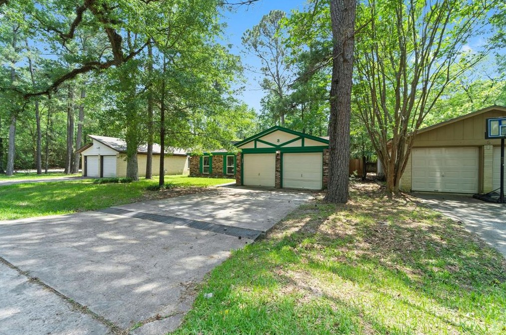3 Woodtimber Ct, Spring TX  77381-2701 exterior