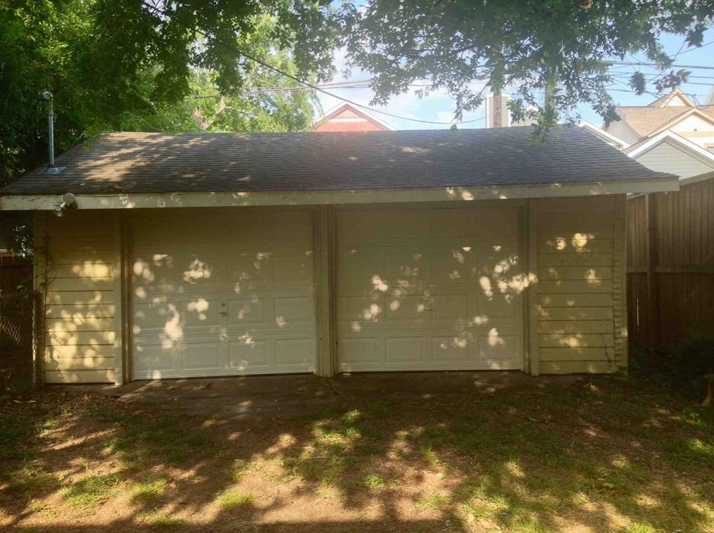 1022 Rutland St, Houston TX  77008-4137 exterior