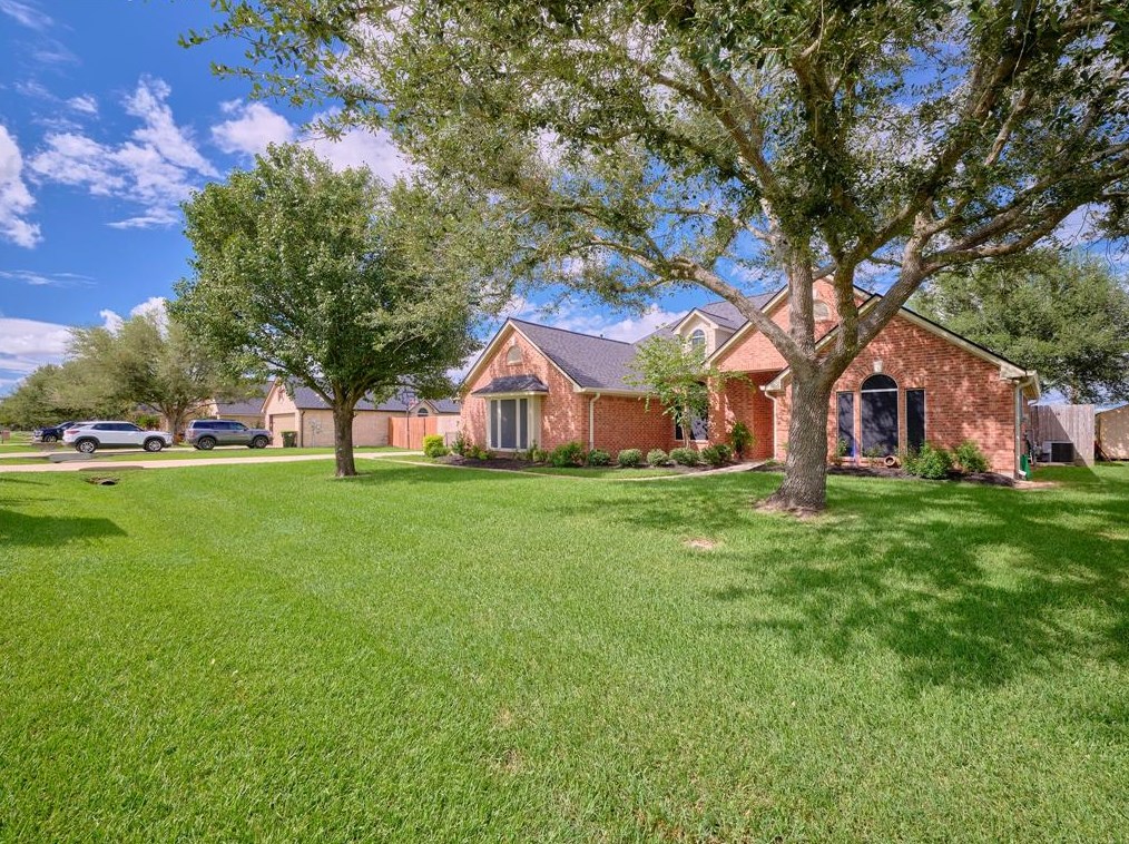 9511 Highland Pointe Dr, Needville, TX 77461