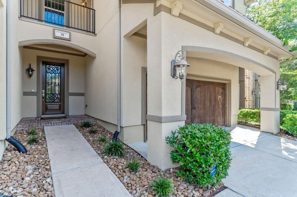 35 Herons Flight Pl, Spring TX  77389-2877 exterior