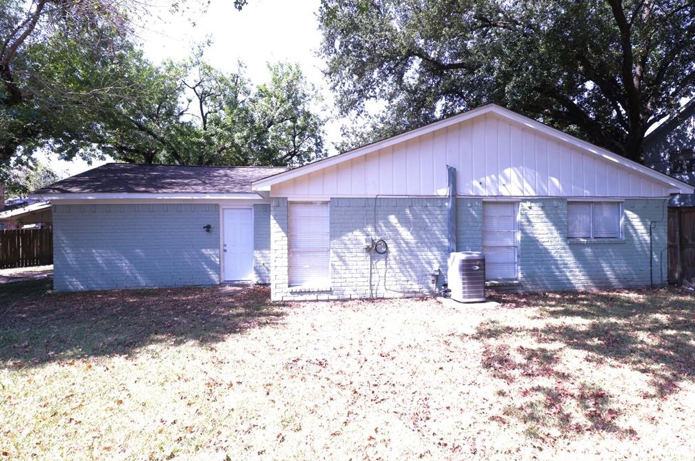 7107 Sandy Knolls Dr, Spring, TX 77379