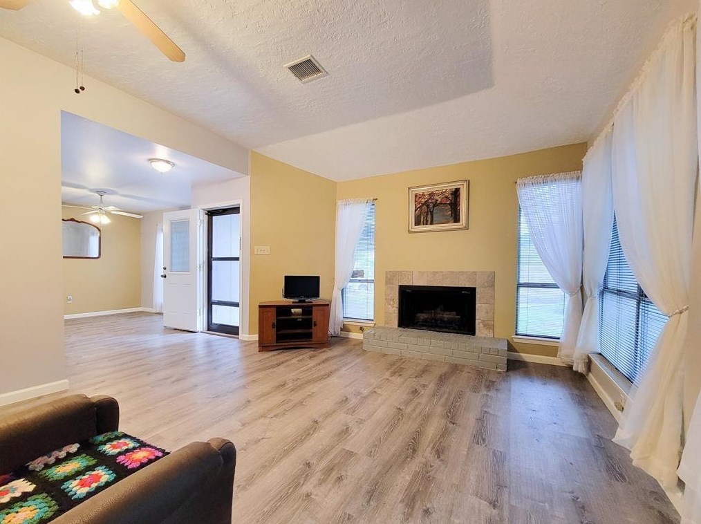 12407 Sungate Ln, Houston, TX 77071