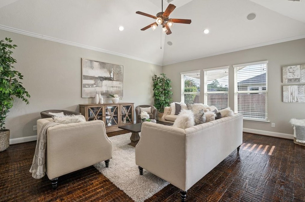 103 Bella Vis, Spring TX  77381-5013 exterior