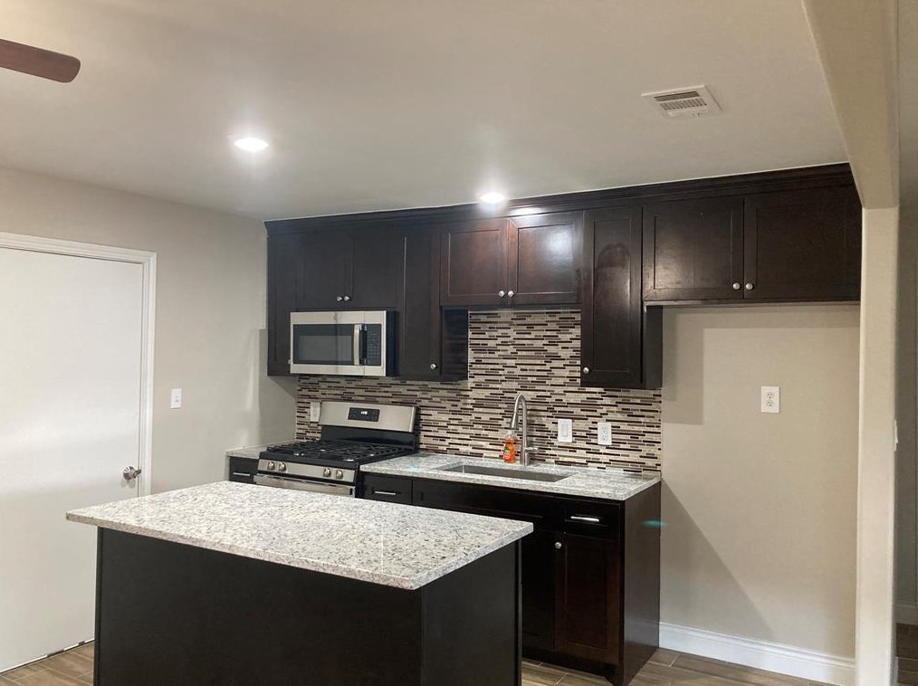 6935 Keller St, Houston TX  77087-2611 exterior