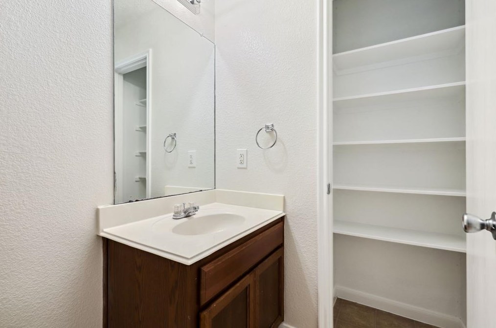 530 Silky Leaf Dr, Houston TX 77073-2832 exterior