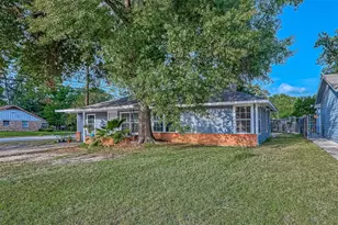 10434 Envoy St, Houston, TX 77016 - Photo 2