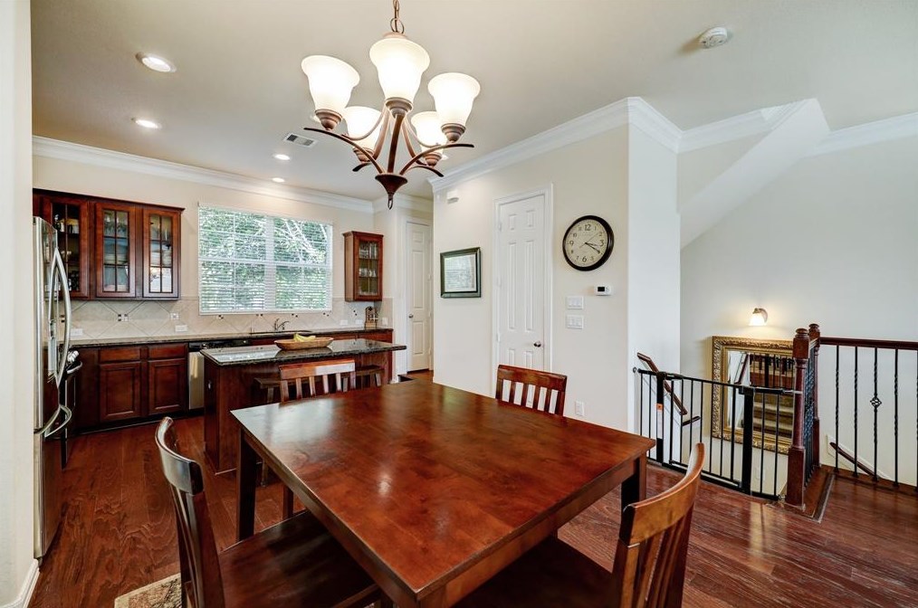 872 Fisher St, Houston TX  77018-5324 exterior