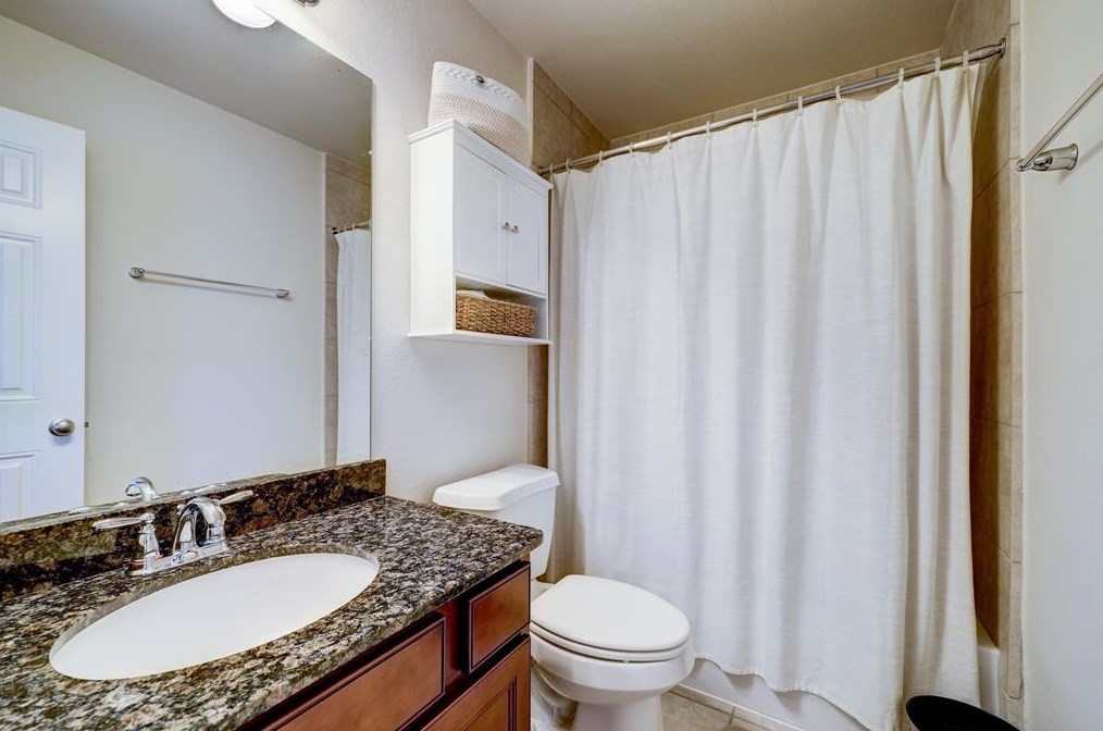 872 Fisher St, Houston TX  77018-5324 exterior