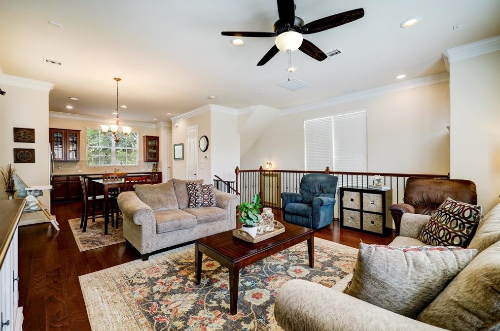 872 Fisher St, Houston TX  77018-5324 exterior