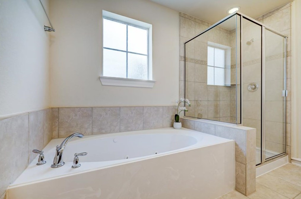 872 Fisher St, Houston TX  77018-5324 exterior