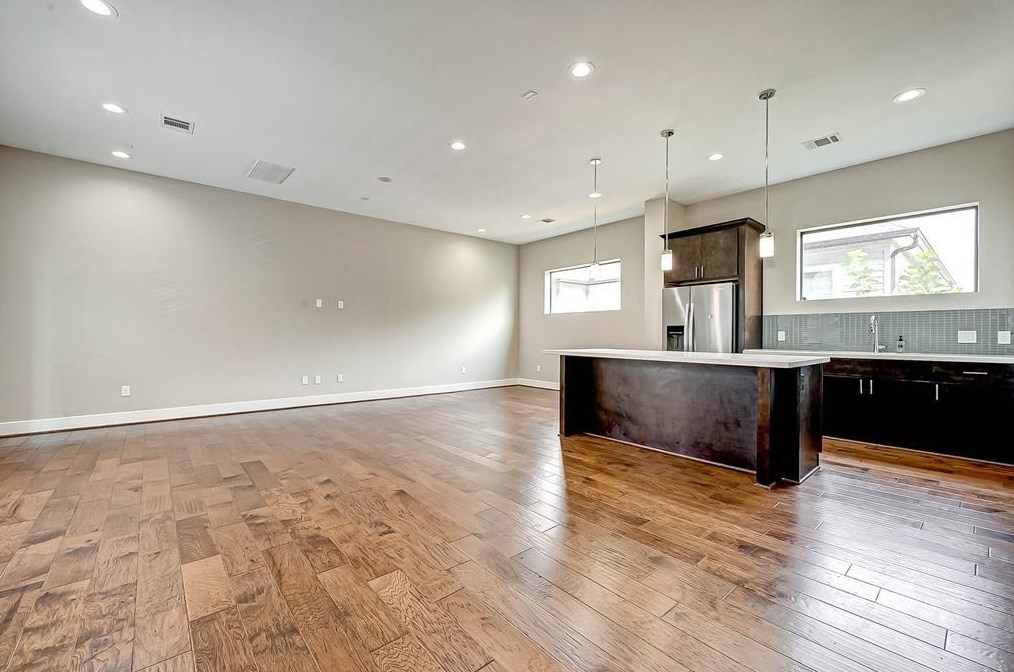 609 Sydnor St, Houston, TX 77020