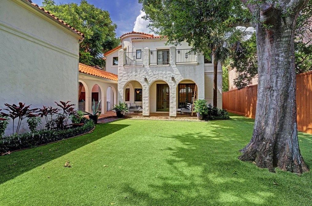 3779 Robinhood St, Houston TX  77005-2027 exterior