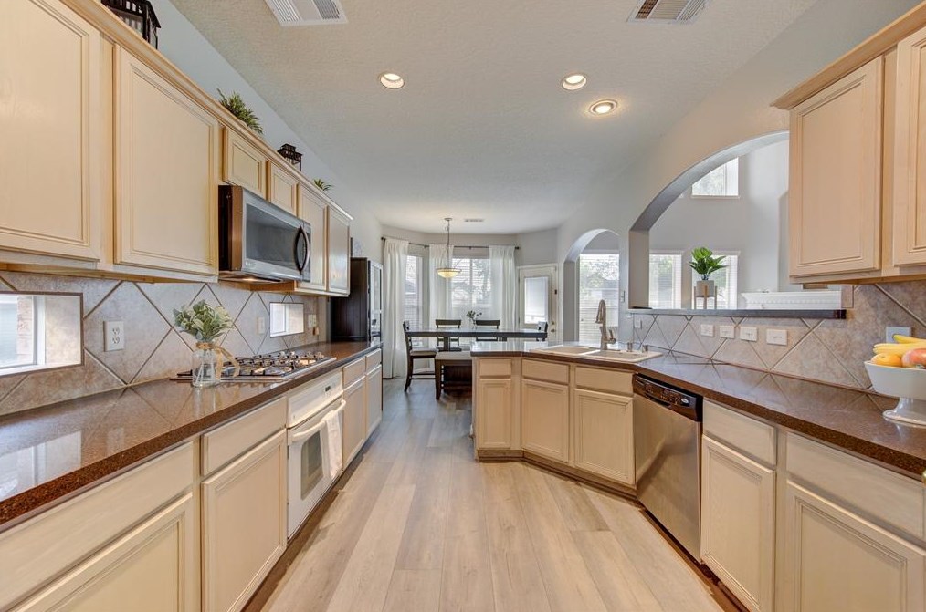 4615 Mason Ct, Sugar Land TX 77479-5408 exterior