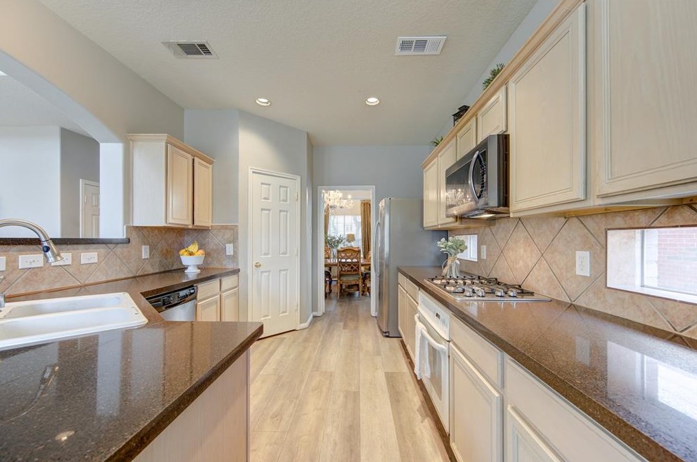 4615 Mason Ct, Sugar Land TX 77479-5408 exterior