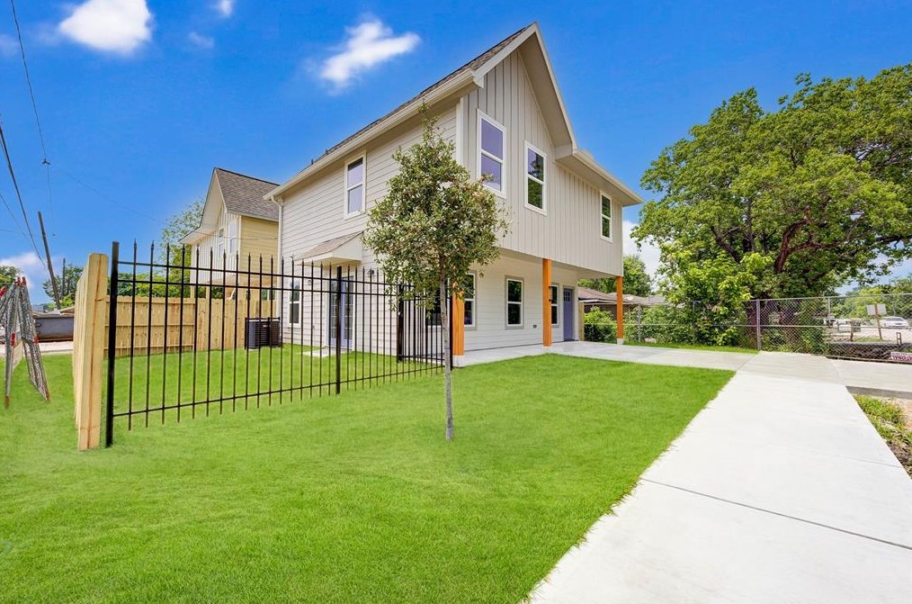 8361 Tate St, Houston, TX 77028