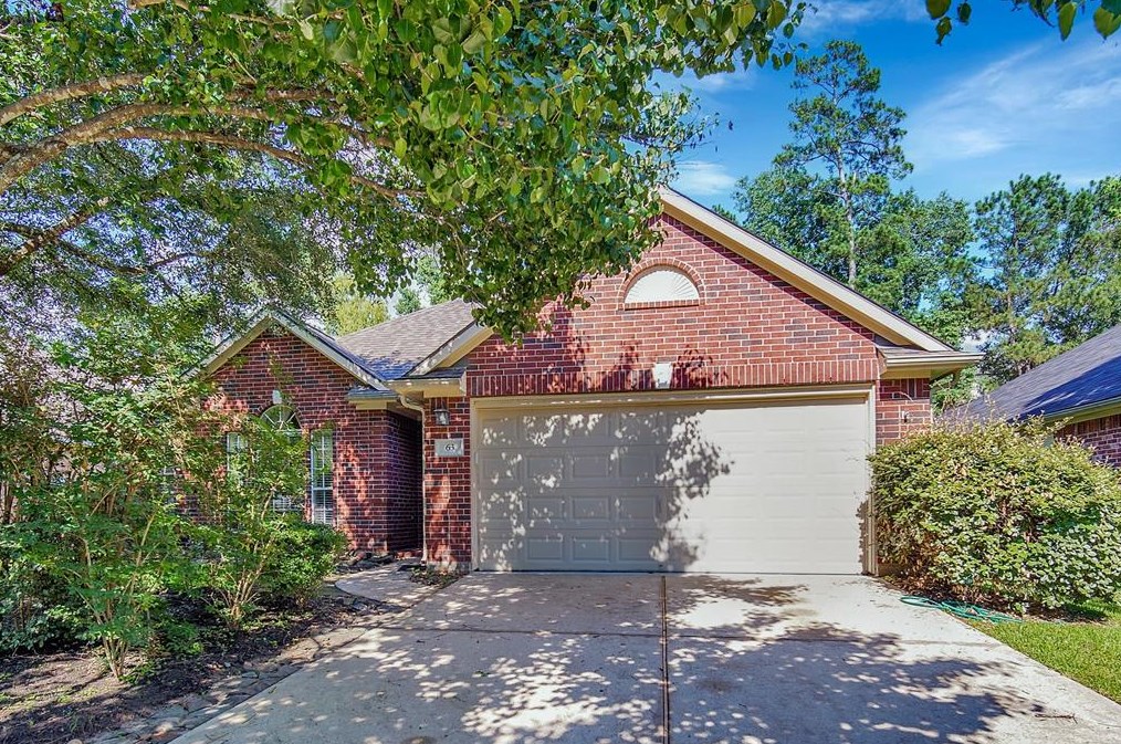 63 N Merryweather Cir, Conroe, TX 77384