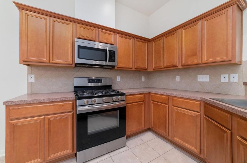 13039 Rose Lndg Dr, Houston TX  77070-5160 exterior