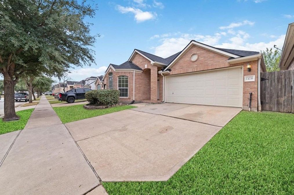 13039 Rose Lndg Dr, Houston TX  77070-5160 exterior