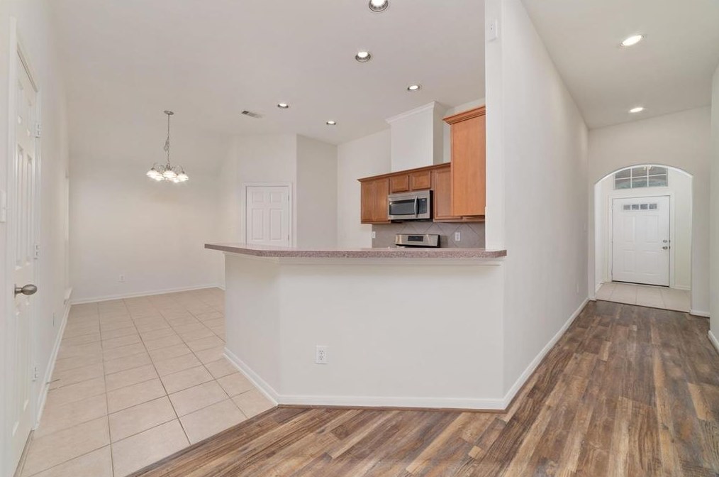 13039 Rose Lndg Dr, Houston TX  77070-5160 exterior