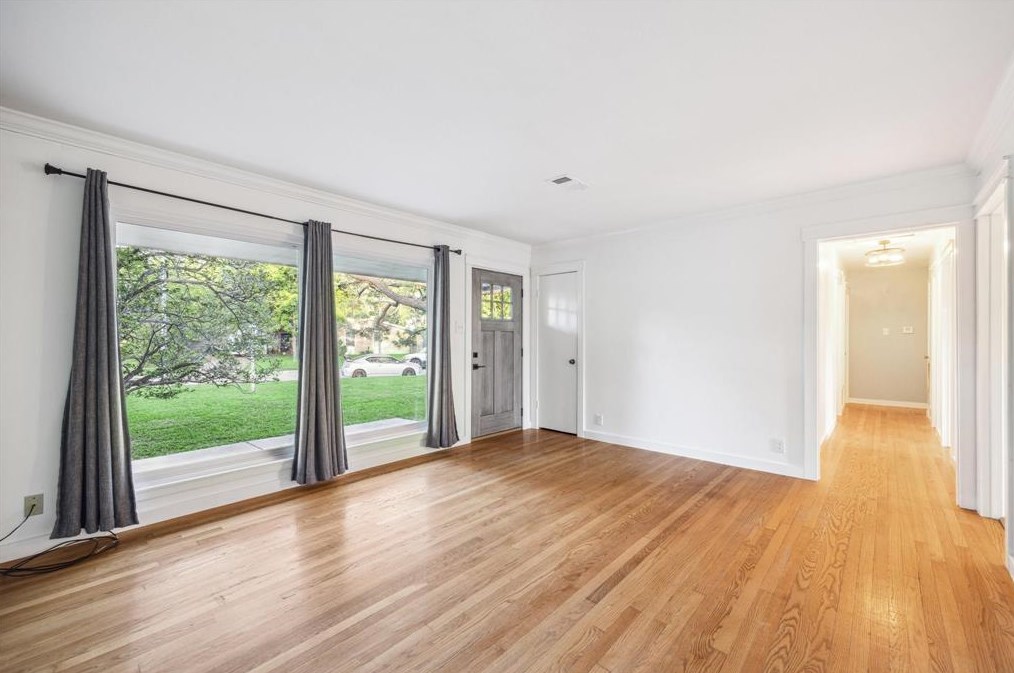 5831 Burr Oak Dr, Houston TX 77092-1407 exterior