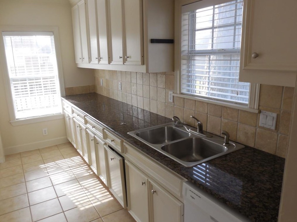 220 Woodland St, Houston TX  77009-6713 exterior