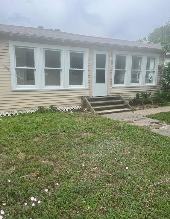 511 W 1st St, Jones Creek, TX 77541