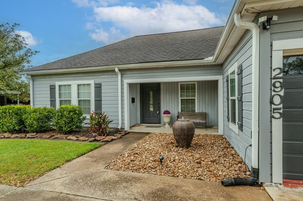 2905 W Lucas Dr, Beaumont, TX 77706