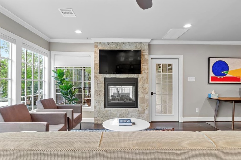2240 Bissonnet St, Houston, TX 77005-1510