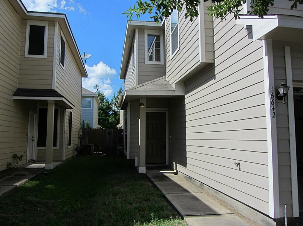 16642 Cairngrove Ln, Houston, TX 77084