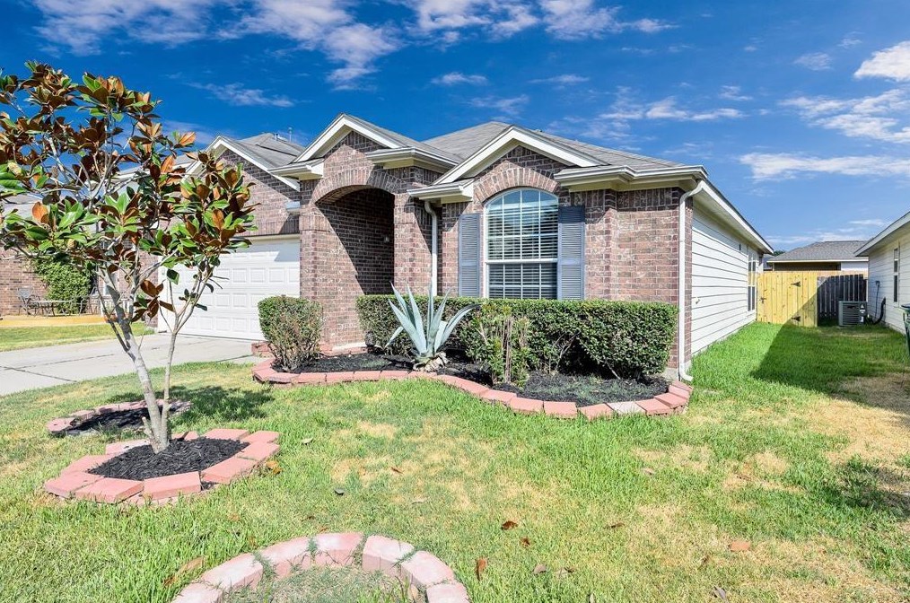 19454 Plantation Cove Ln, Katy, TX 77449-4865