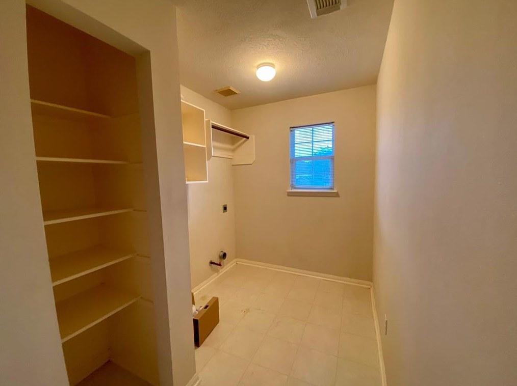 7238 Foxshadows Ln, Humble, TX 77338