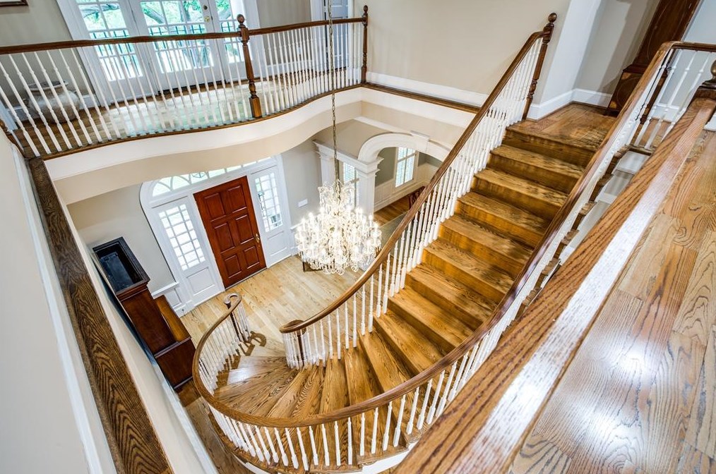 9301 Sandringham Dr, Houston TX  77024-5819 exterior