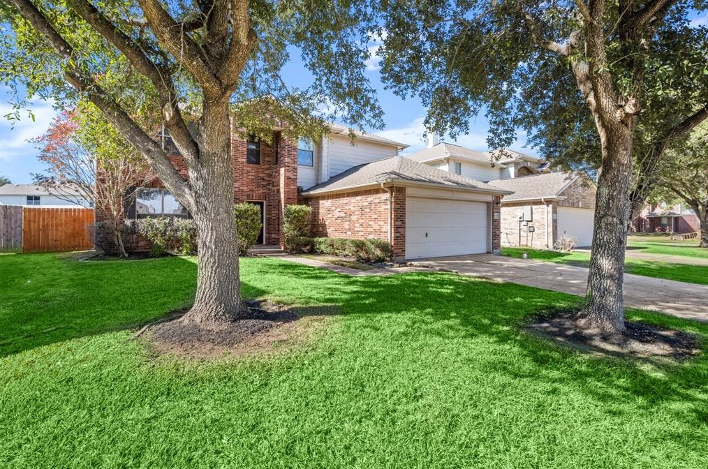 5506 Brazos Springs Dr, Sugar Land, TX 77479