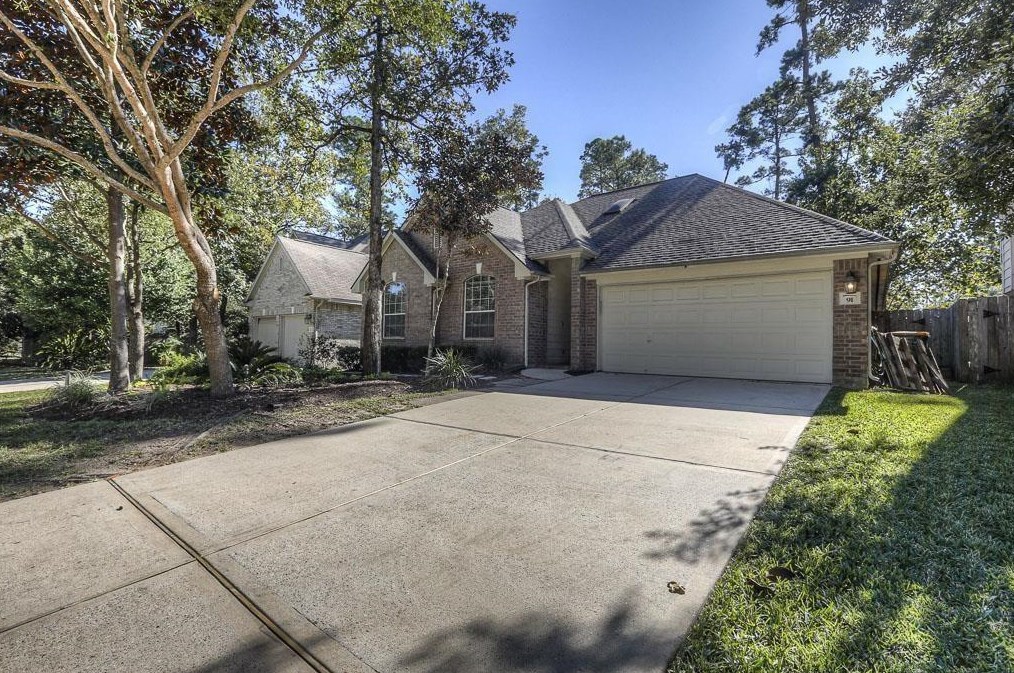 91 N Misty Dawn Dr, Conroe, TX 77385