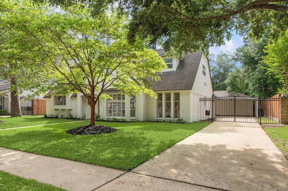 4827 Apollo St, Houston, TX 77018-2007