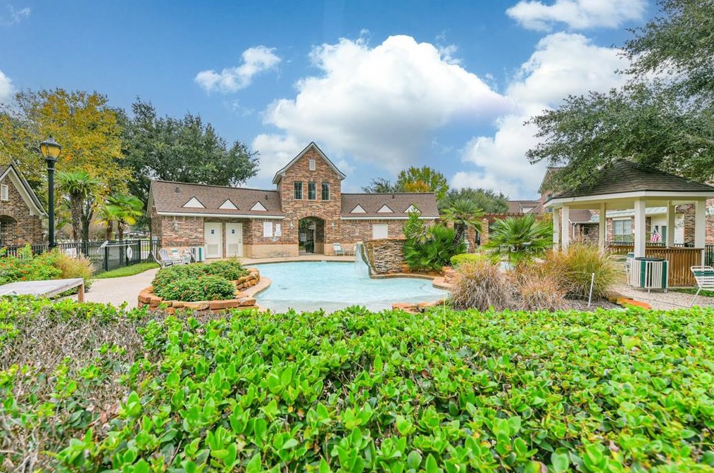 510 Cypress Vis, Houston TX  77094-2689 exterior