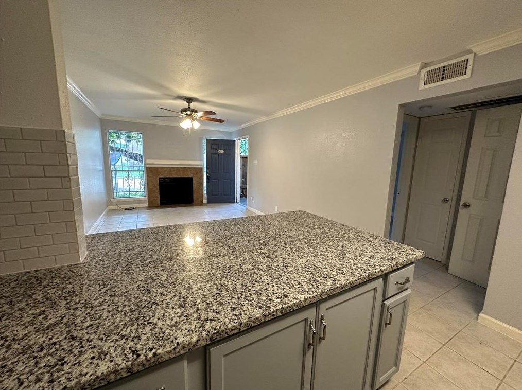 3900 Woodchase Dr #121, Houston, TX 77042