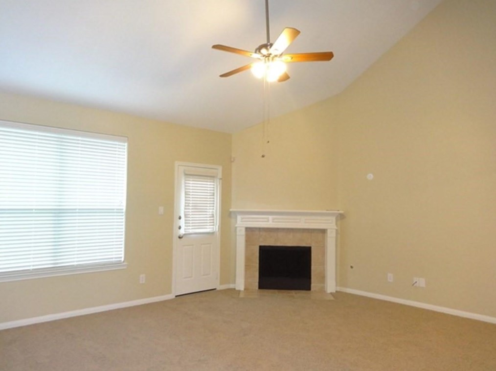 8802 Rolling Rapids Rd, Humble, TX 77346