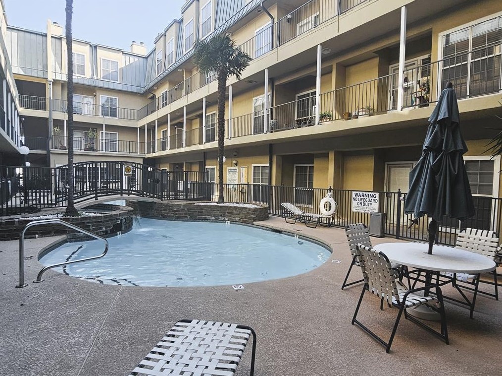 921 Marine Dr Apt 218, Galveston, TX 77550