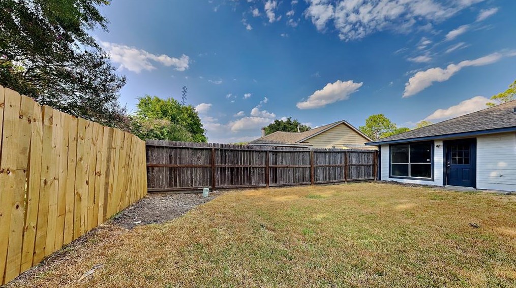 6602 Soledad Dr, Houston TX  77083-2114 exterior