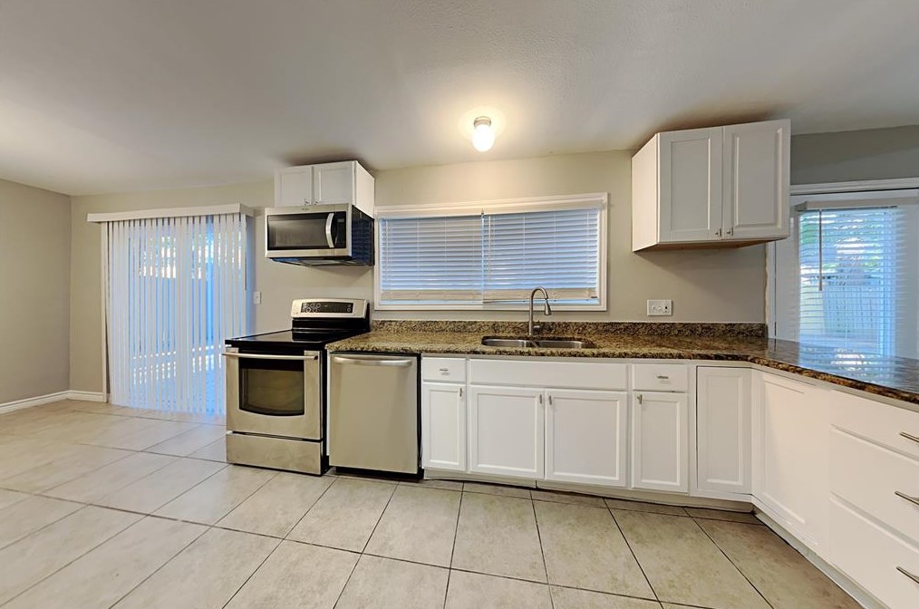 4474 Cypress Villas Dr, Spring TX  77379-8167 exterior