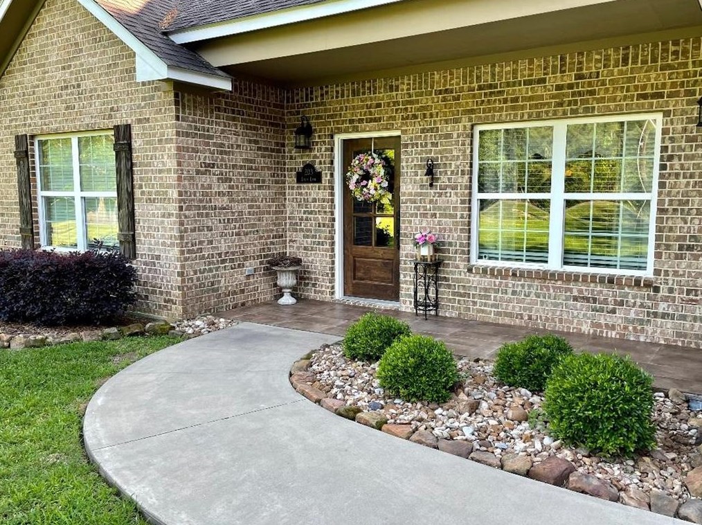 203 Lariat Ln, Livingston, TX 77351-2166
