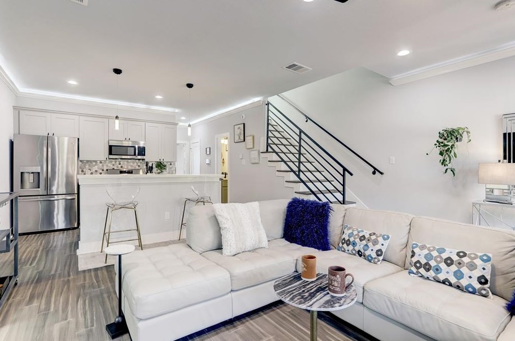 1843 Dewalt St, Houston, TX 77088