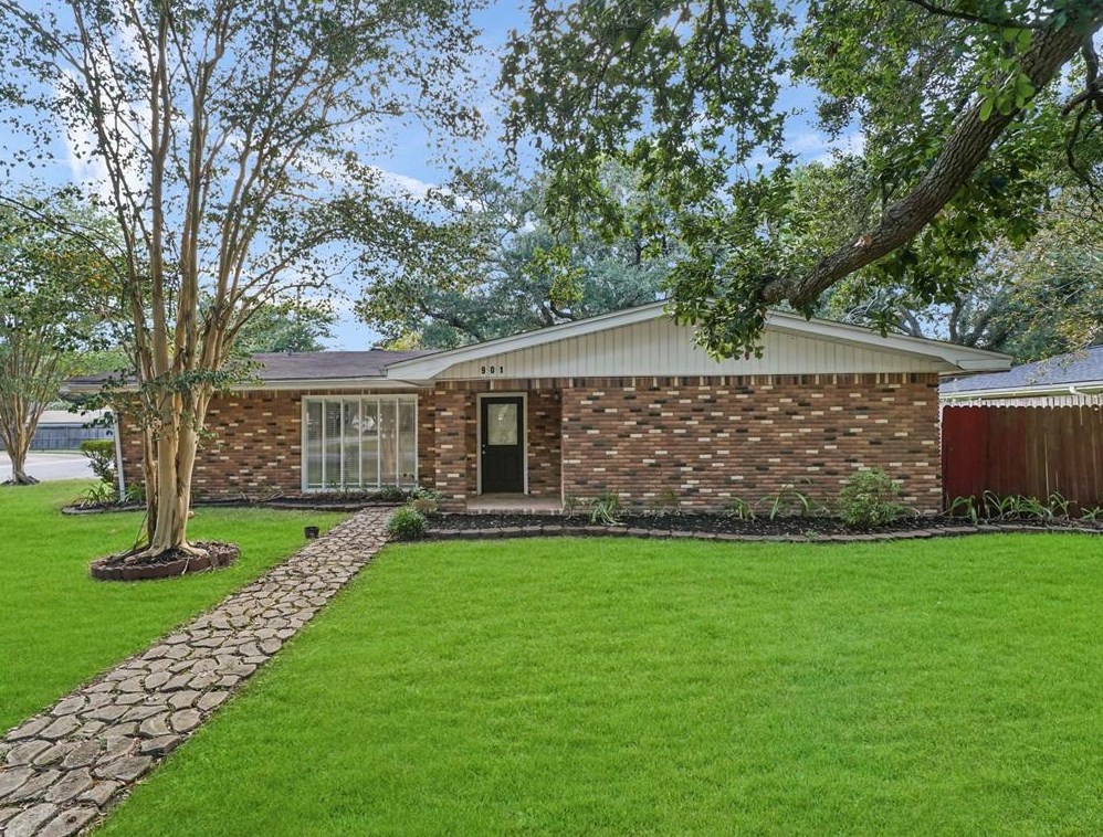 901 Aster Dr, Katy, TX 77493-2212