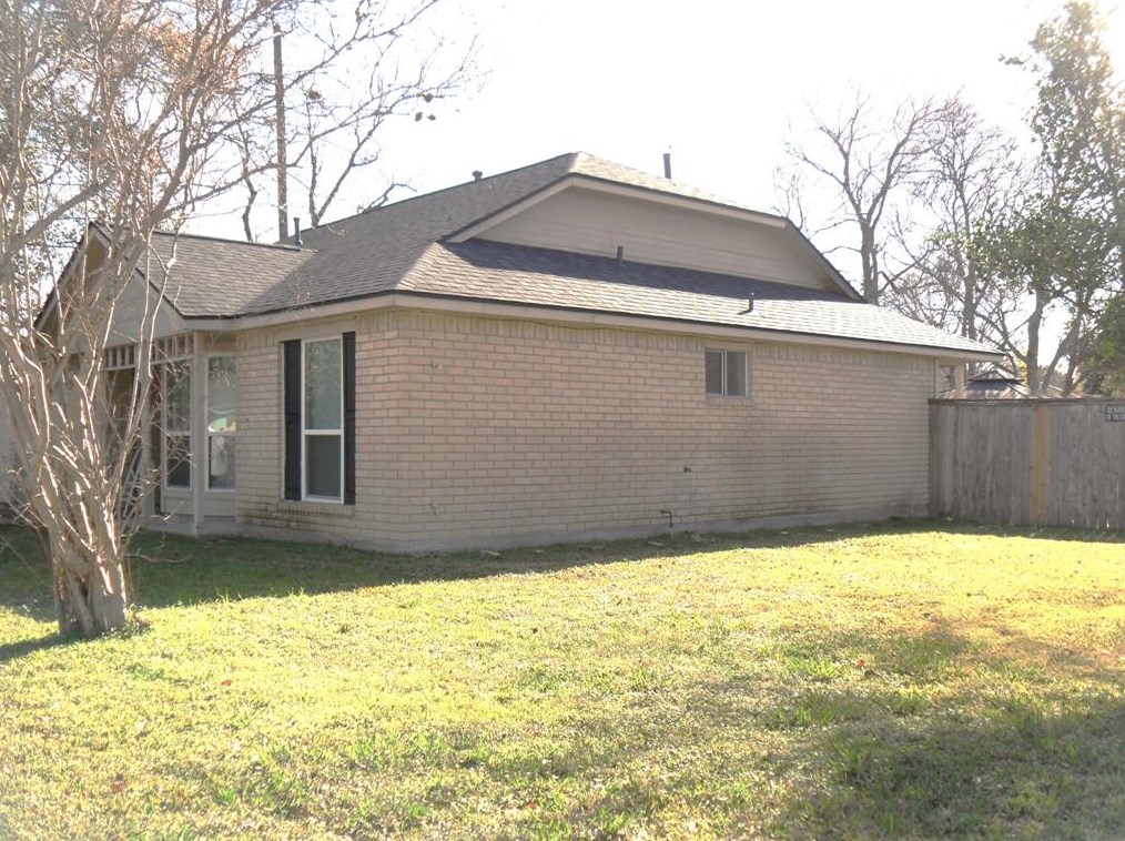 10606 Thorncliff Dr, Humble, TX 77396