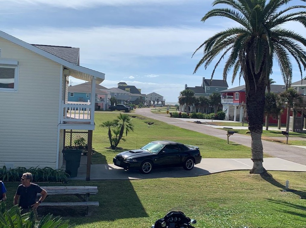 4115 Surf Dr, Galveston, TX 77554