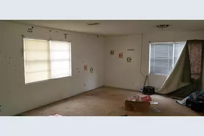 19 12th Avenue N, Texas City, TX 77590 - Photo 12
